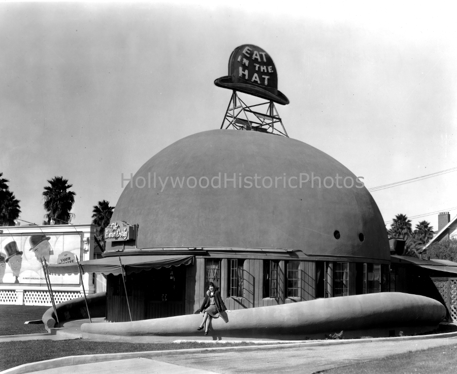 Brown Derby 1927 LA WM.jpg